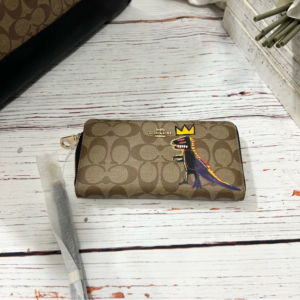 Coach X Jean Michel Basquiat Dempsey Hand/Shoulder/Crossbody and wallet NWT Rare - Picture 11 of 13